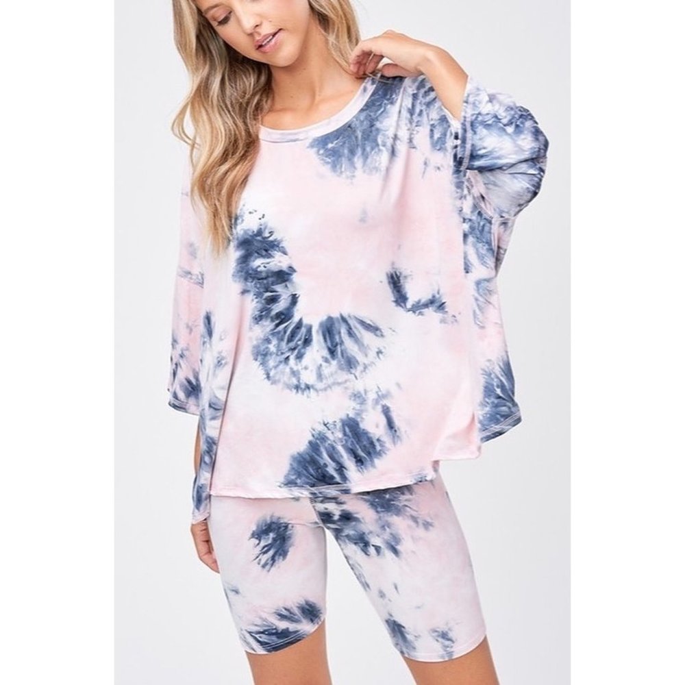 Phil Love Short Sleeve Oversized Tie Dye T-Shirt Blue Pink Size Small NWT